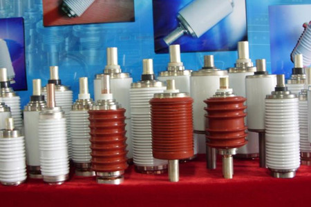 如何判斷真空斷路器中的真空滅弧室需要更換？