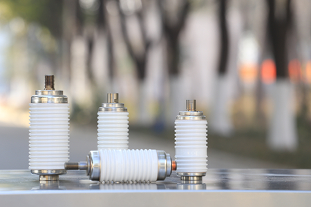 真空開關(guān)管接觸點(diǎn)選什么材質(zhì)好？一般為銅合金！